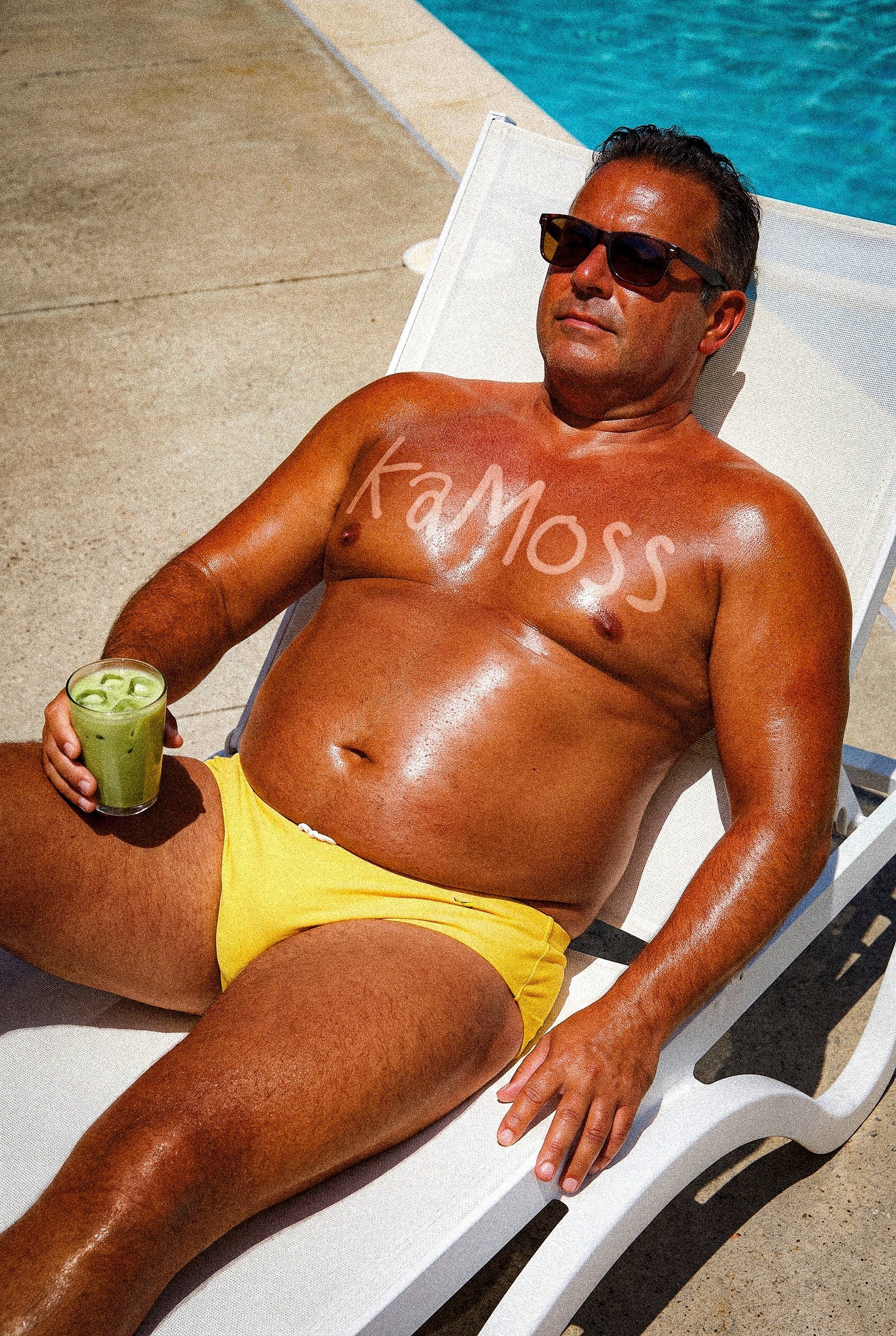 Relaxing in the sun with a KaMoss matcha